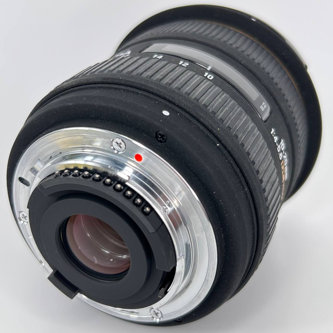Sigma 10-20mm f/3.5 EX DC HSM - Attacco Nikon