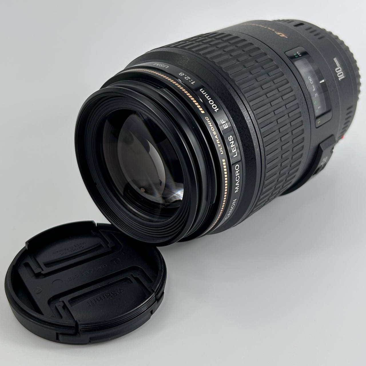 Canon EF 100mm f/2.8 Macro USM