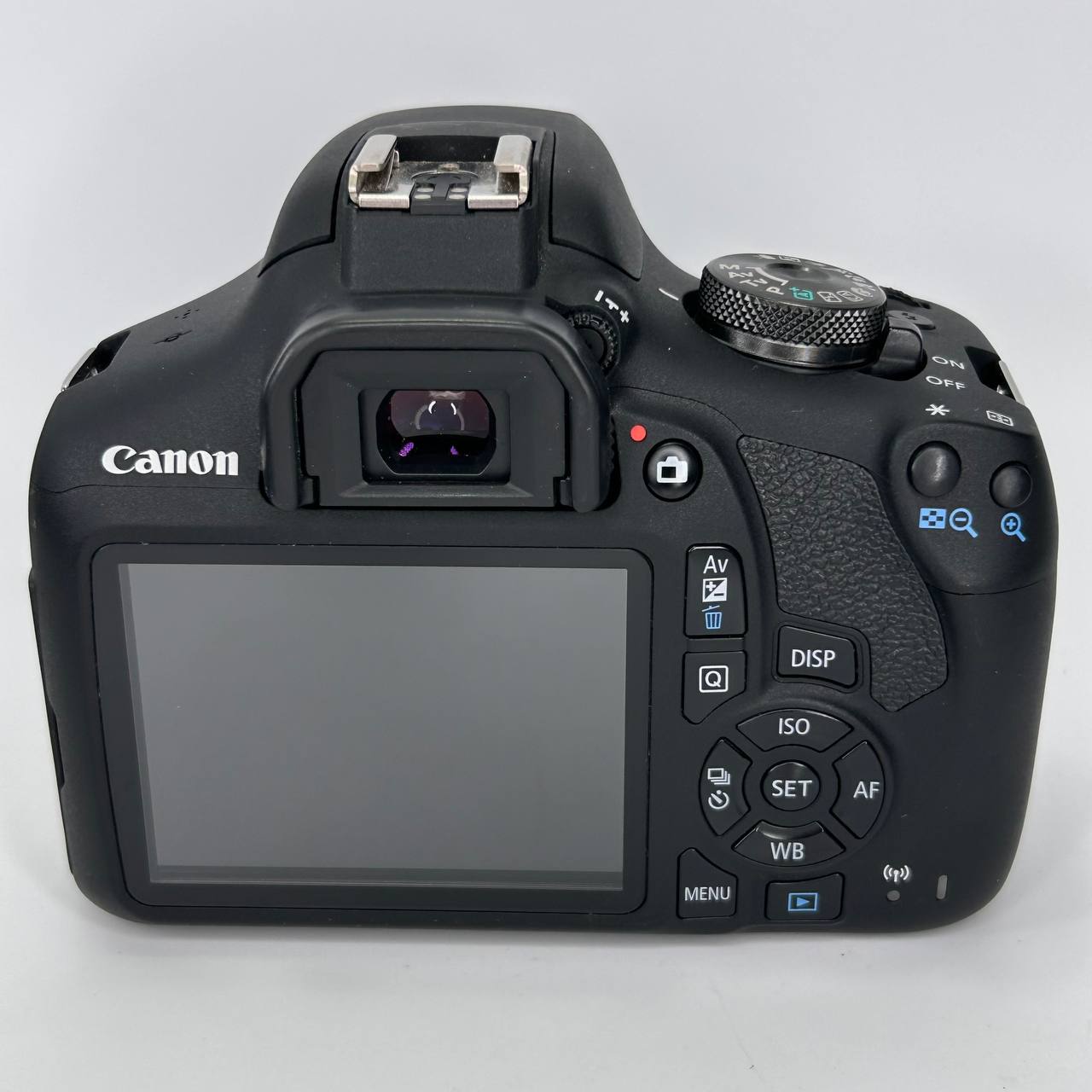 Canon EOS 2000D + Canon EF-S 18-55mm IS II Kit