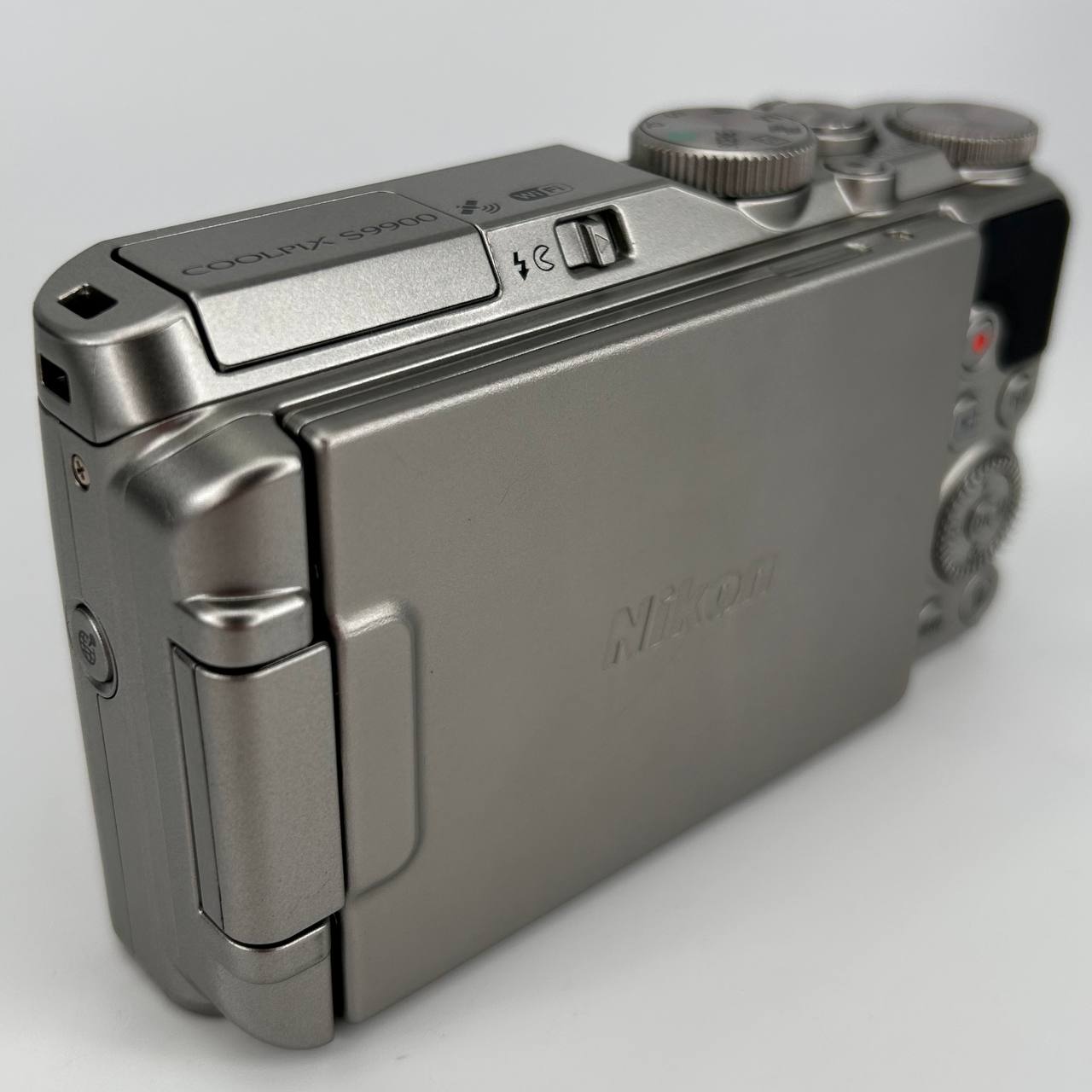 Nikon Coolpix S9900