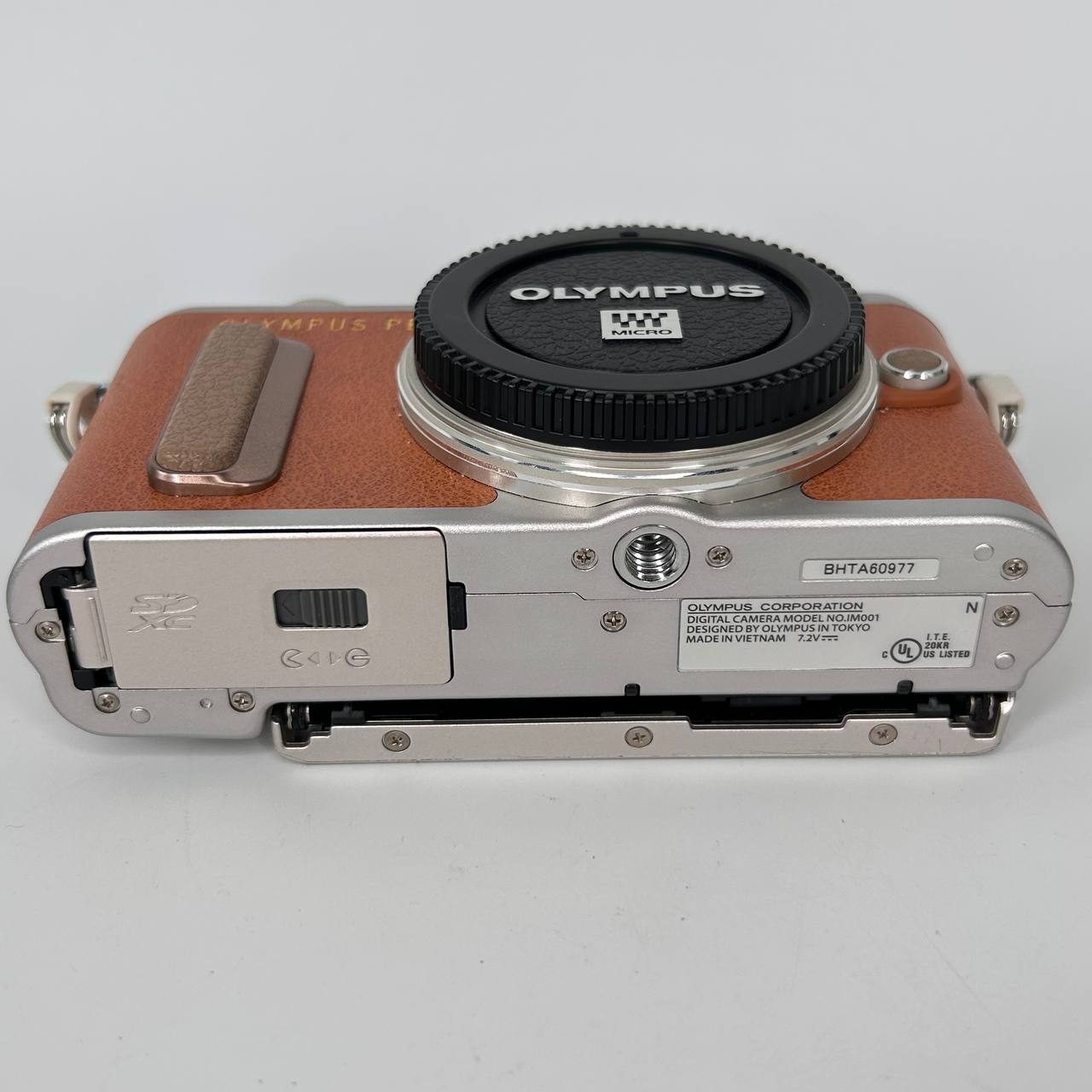 Olympus PEN E-PL8 + Digital ED 14-42mm f/3.5-5.6 Kit