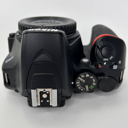 Nikon D3500 + 18-55mm f/3.5-5.6G VR Kit