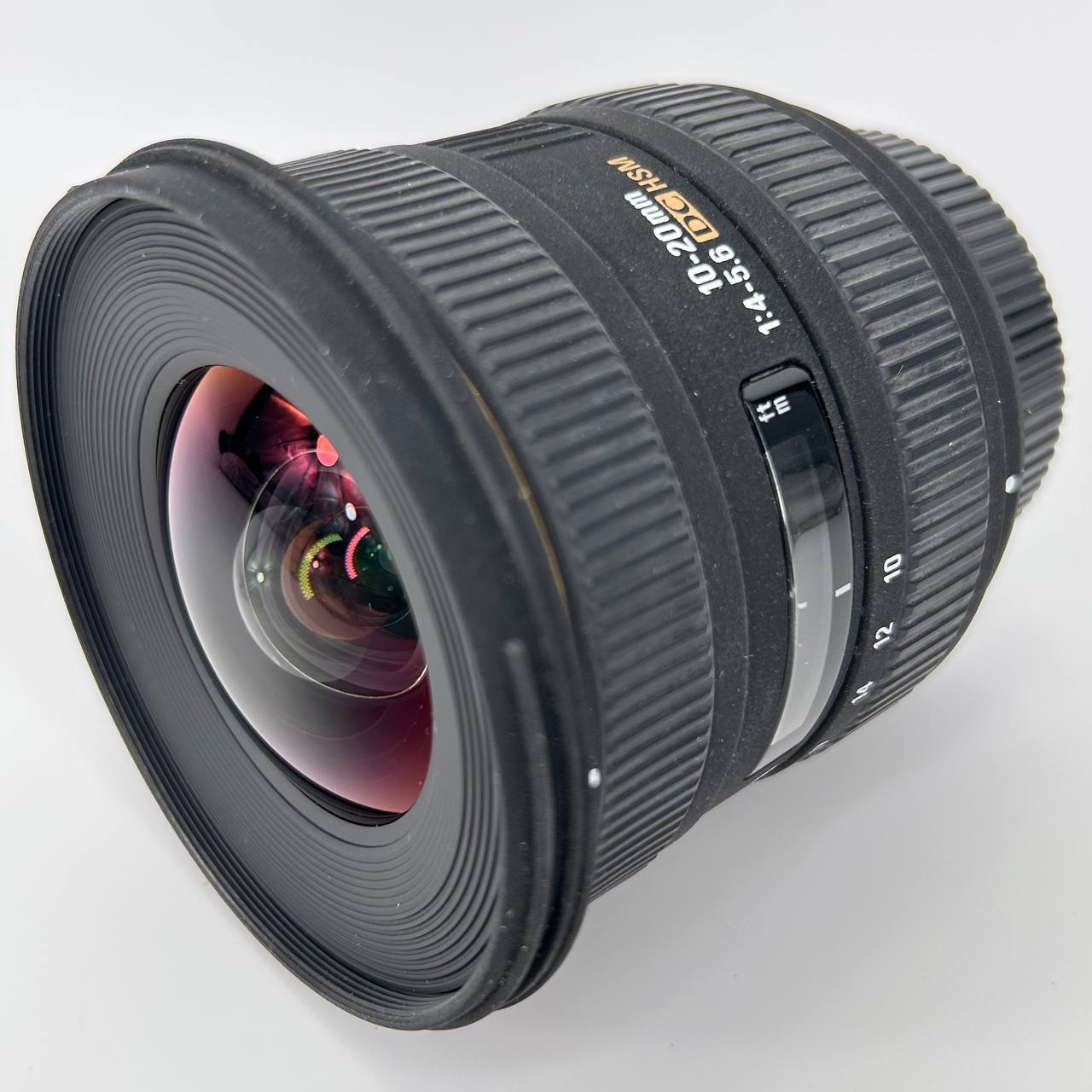 Sigma 10-20mm f/3.5 EX DC HSM - Attacco Nikon