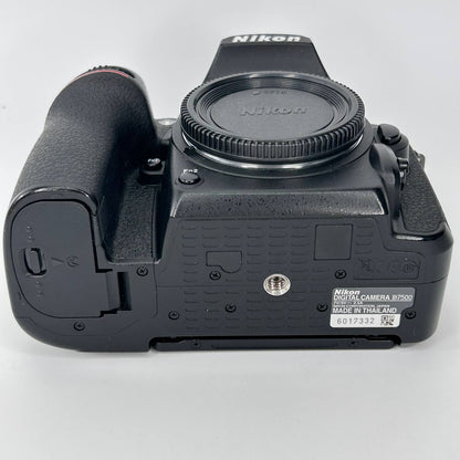 Nikon D7500