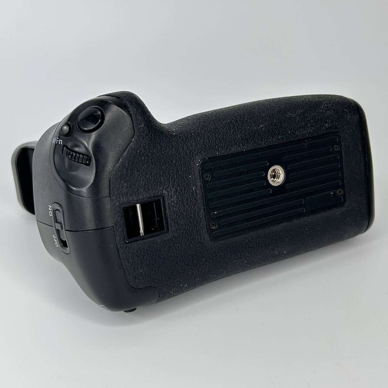 Battery grip BG-E11 DSTE per Canon 5D Mark III