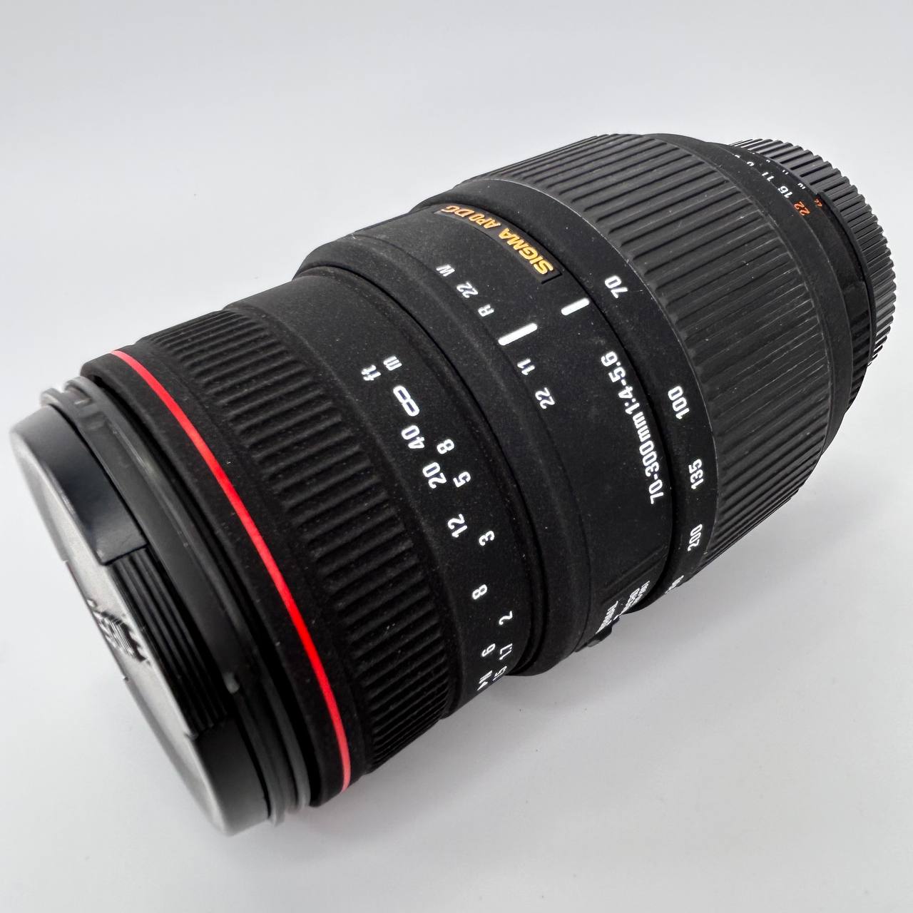 Sigma 70-300mm f/4-5.6 D APO DG Macro - Attacco Nikon