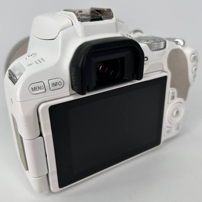 Canon EOS 200D + EF-S 18-55mm f/4-5.6 IS STM Lens Kit