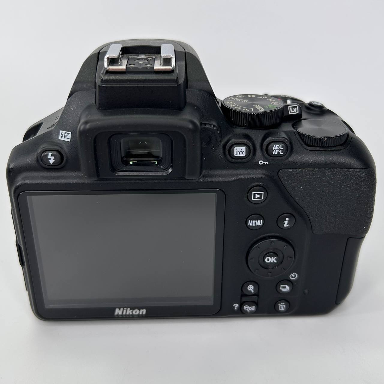 Nikon D3500 + 18-55mm f/3.5-5.6G VR Kit