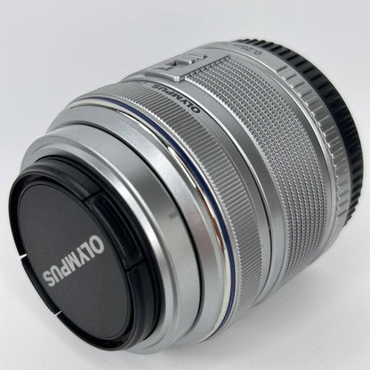 Olympus PEN E-PL8 + Digital ED 14-42mm f/3.5-5.6 Kit