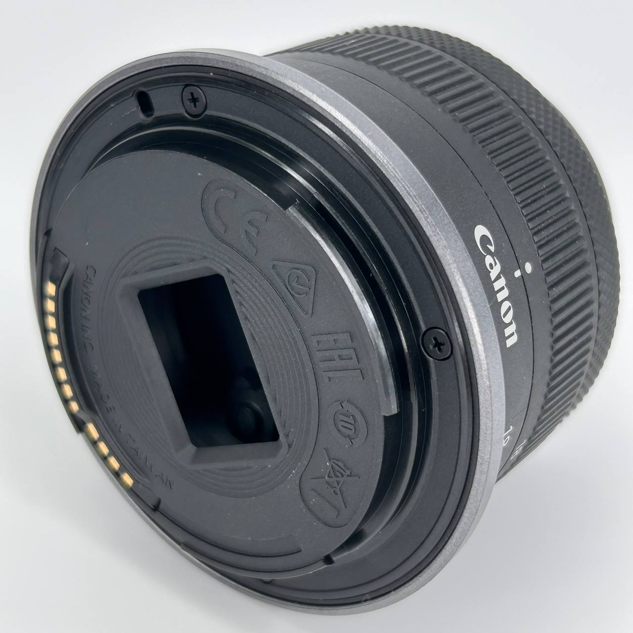 Canon EOS R100 + RF-S 18-45mm f/4.5-6.3 IS STM