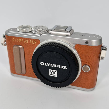 Olympus PEN E-PL8 + Digital ED 14-42mm f/3.5-5.6 Kit