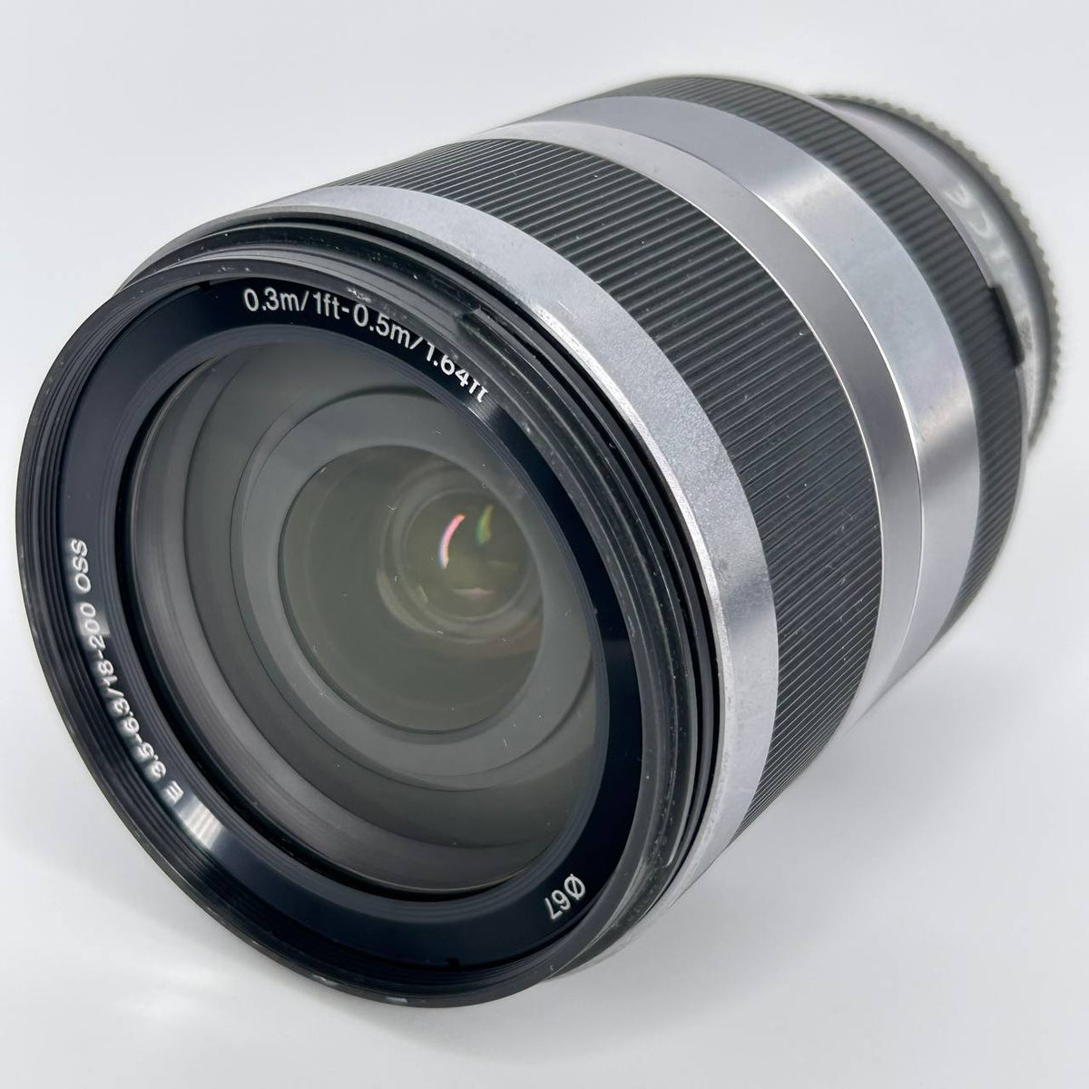Sony E 18-200mm f/3.5-6.3 OSS