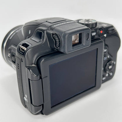Nikon Coolpix B700