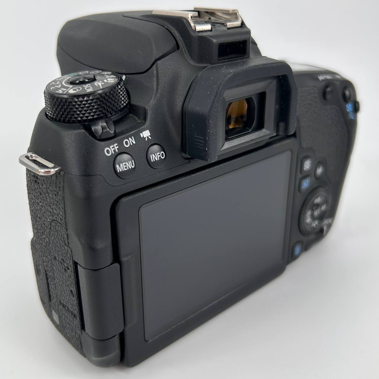 Canon EOS 77D