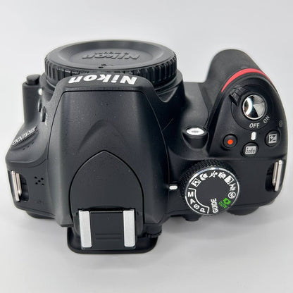 Nikon D3200 Kit + AF-S DX 18-55 VR II