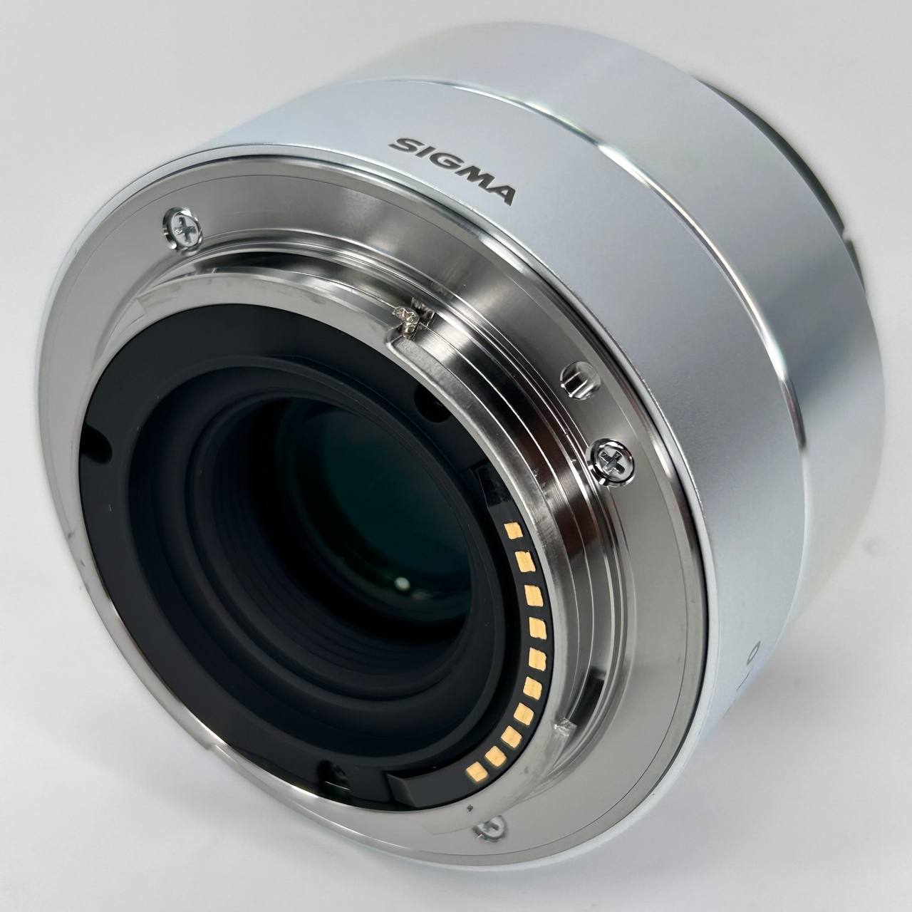 Sigma 30mm f/2.8 DN ART - Attacco Sony E