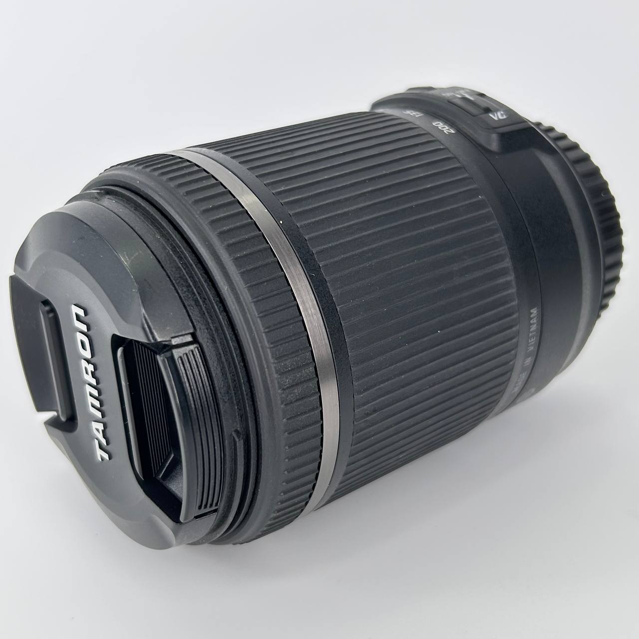 Tamron 18-200mm f/3.5-6.3 Di II VC - Attacco Canon EF-S