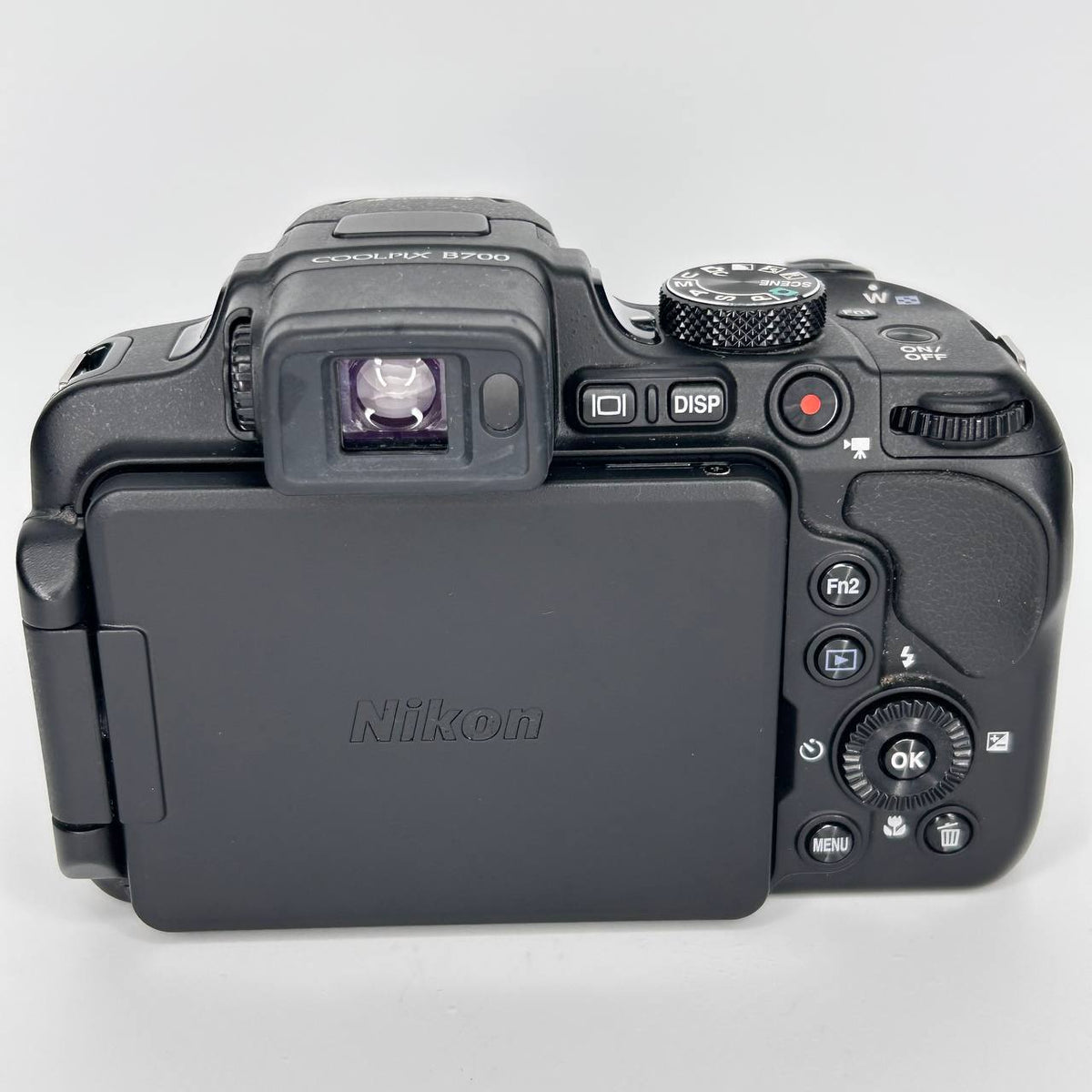 Nikon Coolpix B700