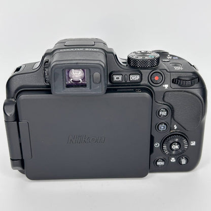 Nikon Coolpix B700
