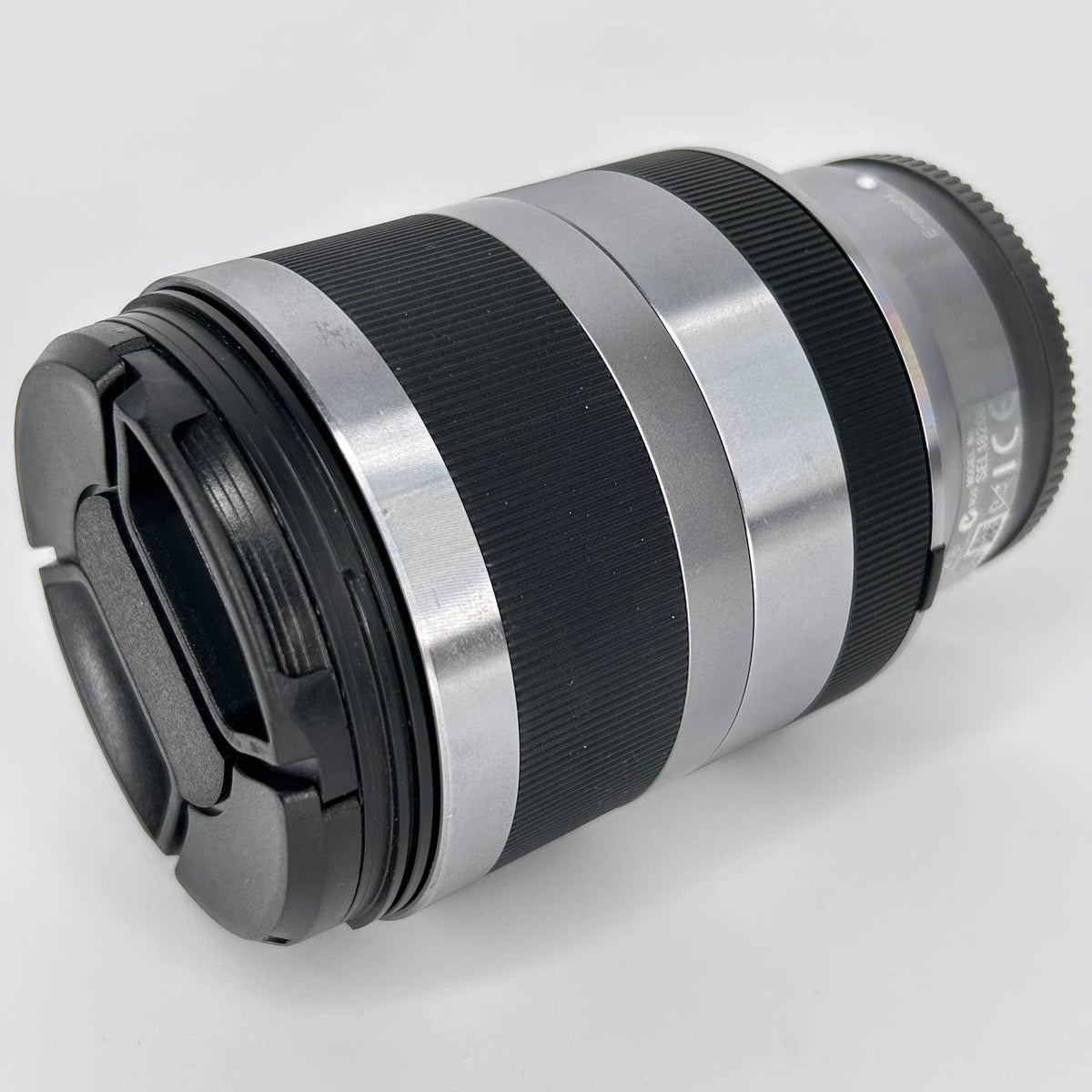Sony E 18-200mm f/3.5-6.3 OSS