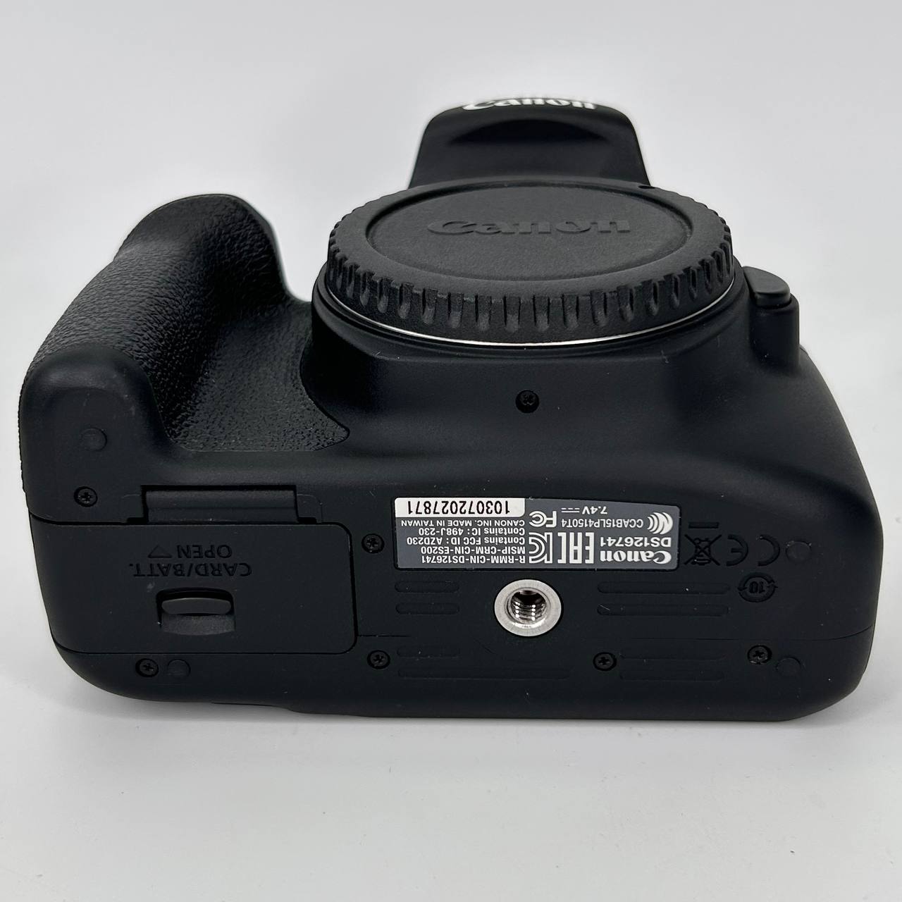 Canon EOS 2000D + Canon EF-S 18-55mm IS II Kit