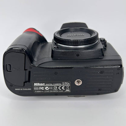 Nikon D70s
