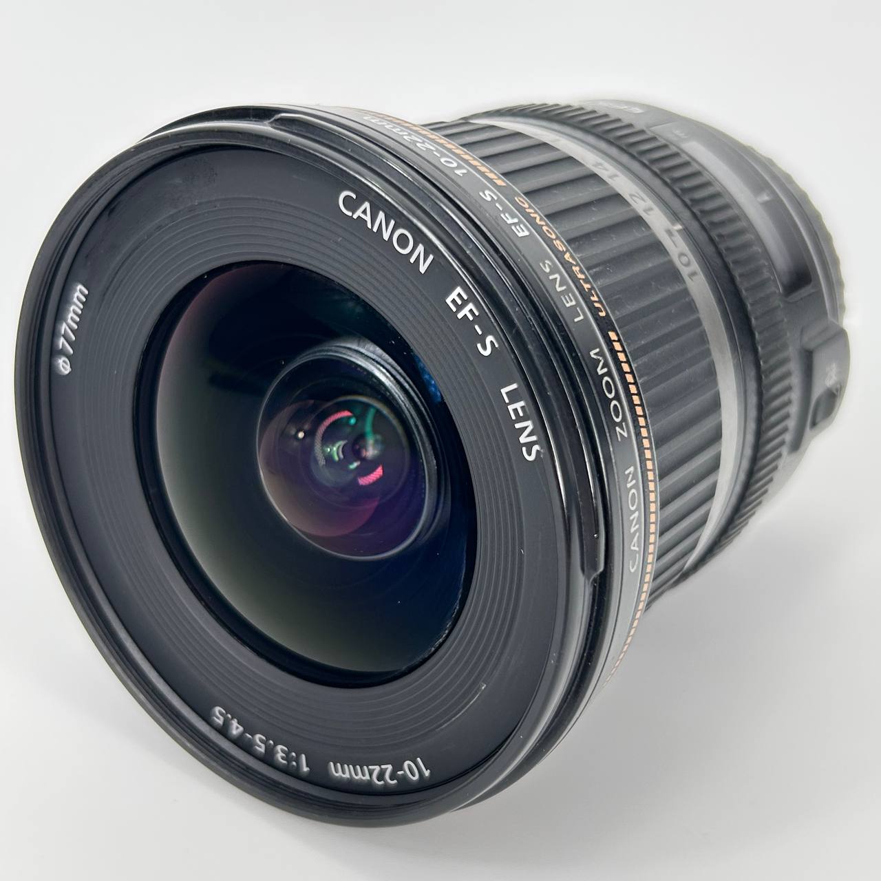 Canon EF-S 18-135mm f/3.5-5.6 IS