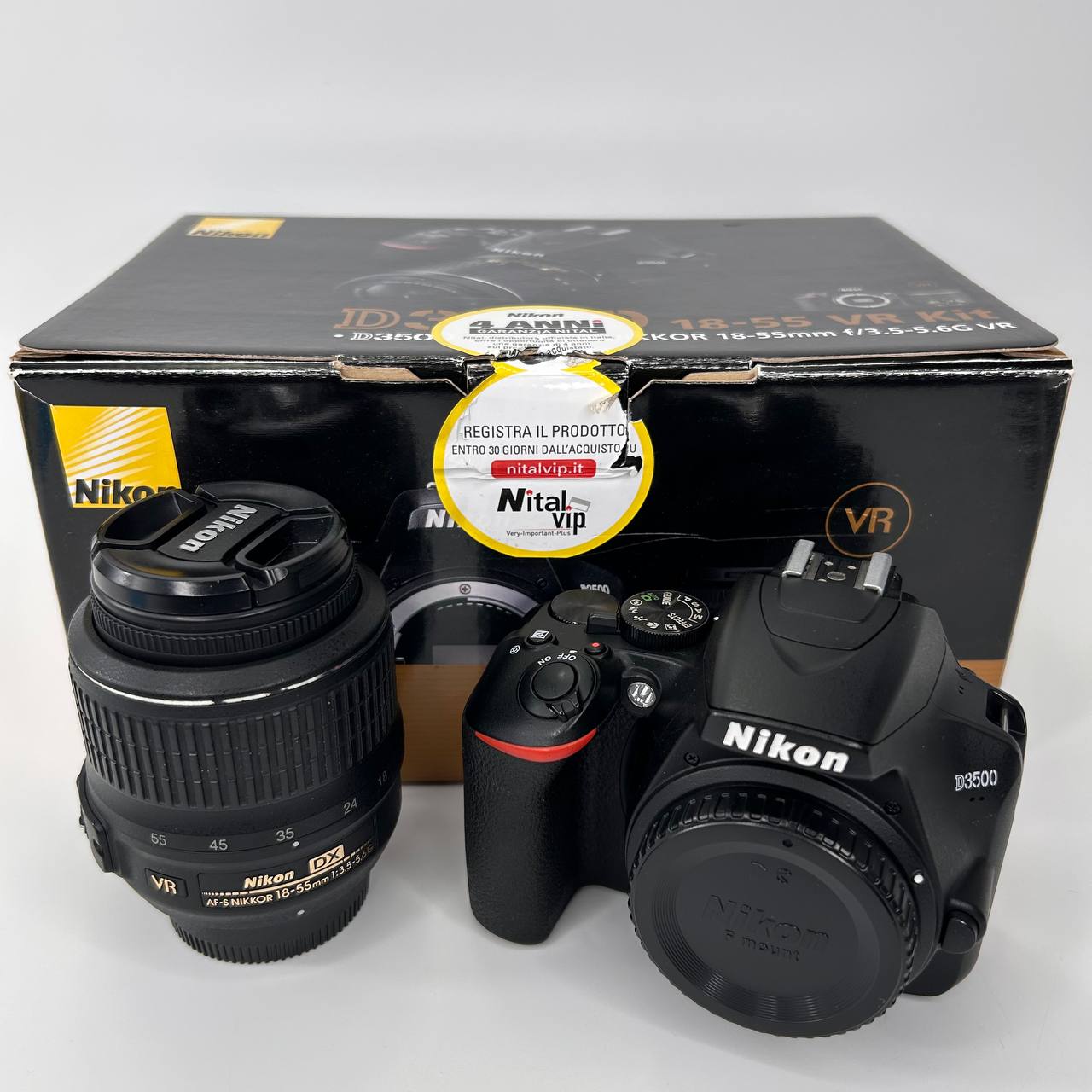Nikon D3500 + 18-55mm f/3.5-5.6G VR Kit usata garantita