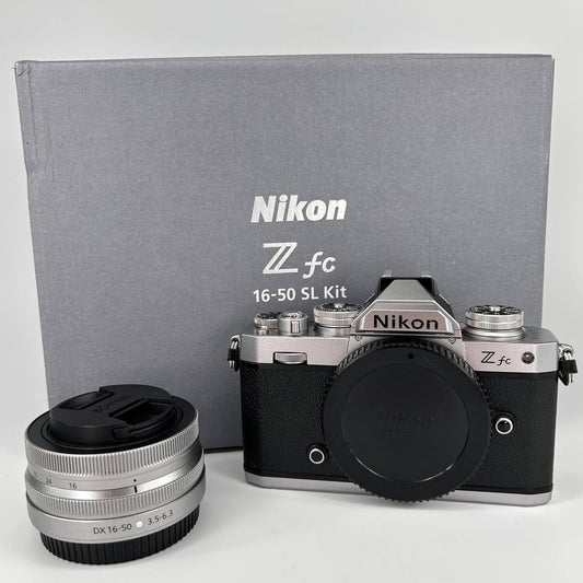 Nikon Z fc + Nikkor Z DX 16-50mm f/3.5-6.3 VR Silver Kit usata garantita