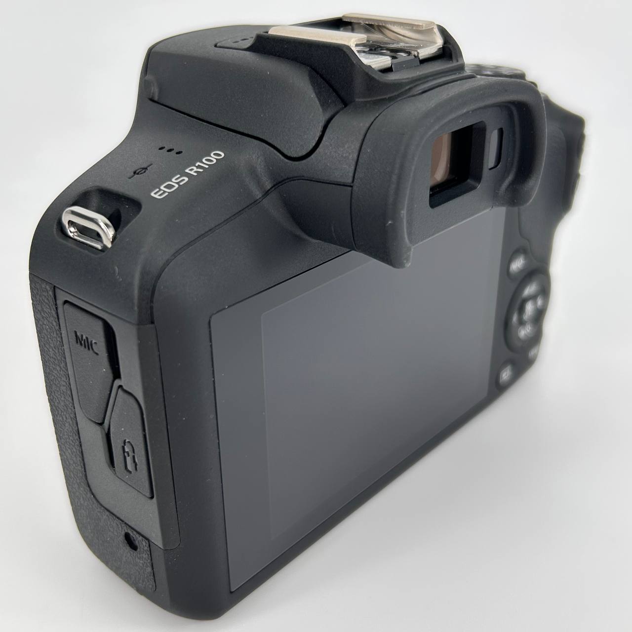 Canon EOS R100 + RF-S 18-45mm f/4.5-6.3 IS STM