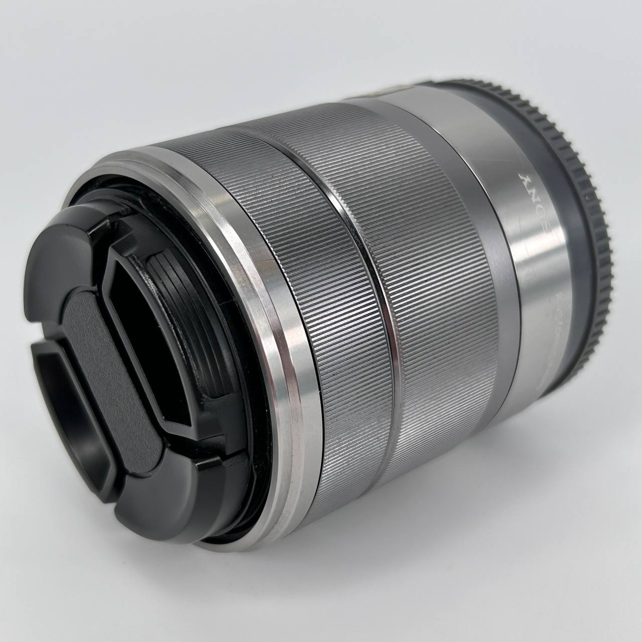 Sony E 18-55mm f/3.5-5.6 OSS