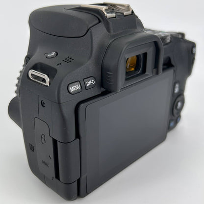 Canon EOS 200D