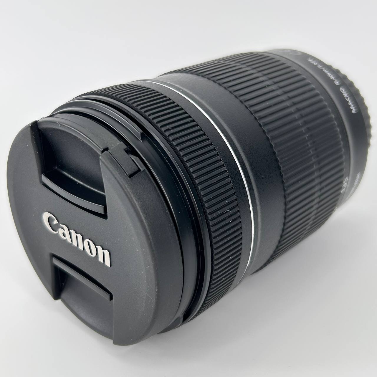 Canon EF-S 18-135mm f/3.5-5.6 IS