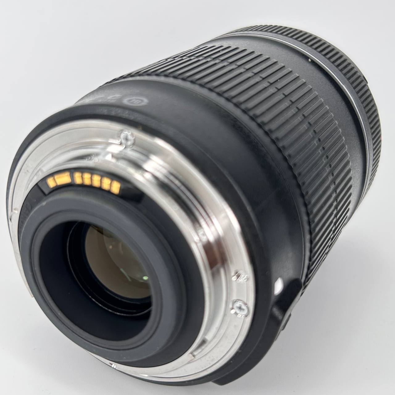 Canon EF-S 18-135mm f/3.5-5.6 IS