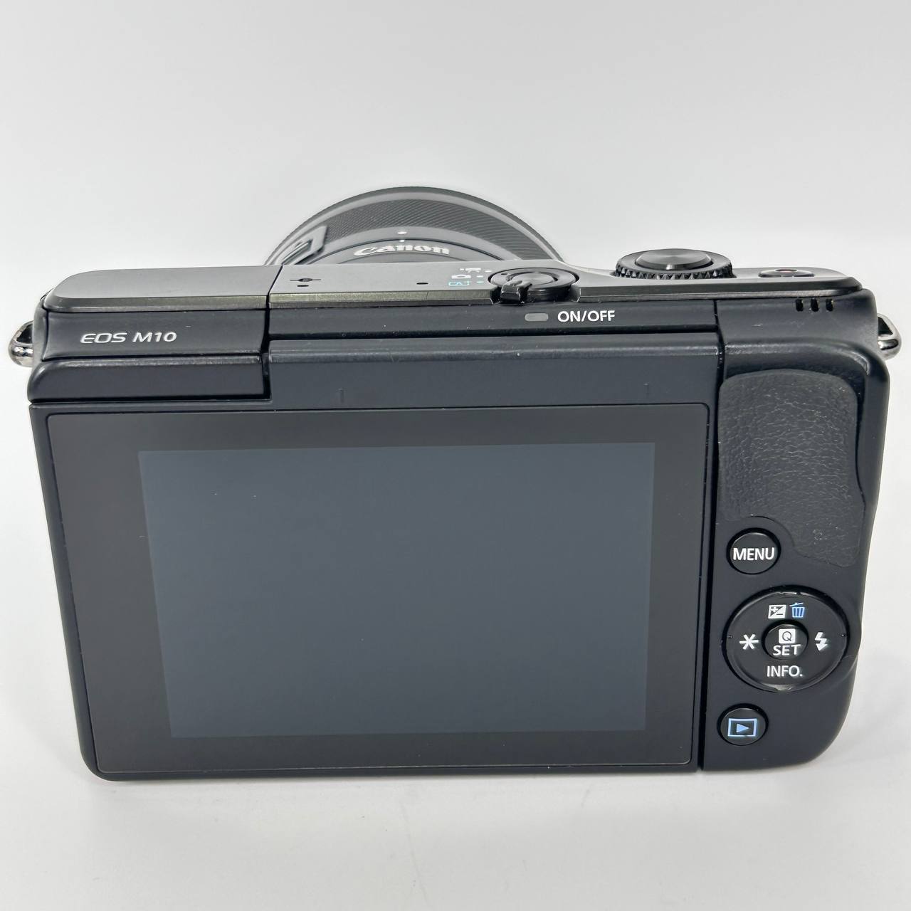 Canon EOS M10 + EF-M 15-45mm IS STM Kit
