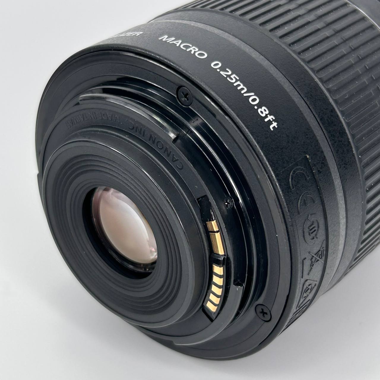 Canon EOS 2000D + Canon EF-S 18-55mm IS II Kit