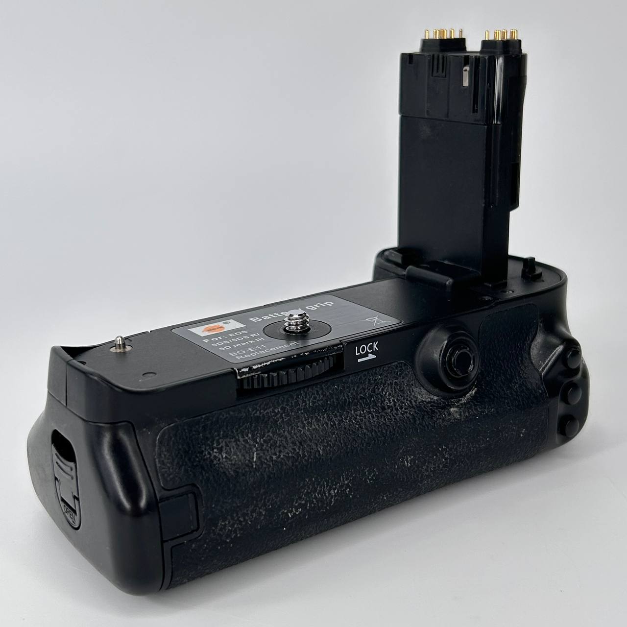 Battery grip BG-E11 DSTE per Canon 5D Mark III