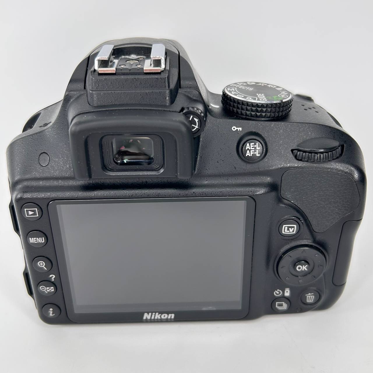 Nikon D3300 + AF-P DX 18-55mm G VR