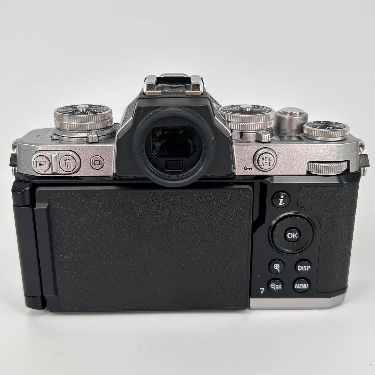 Nikon Z fc + Nikkor Z DX 16-50mm f/3.5-6.3 VR Silver Kit