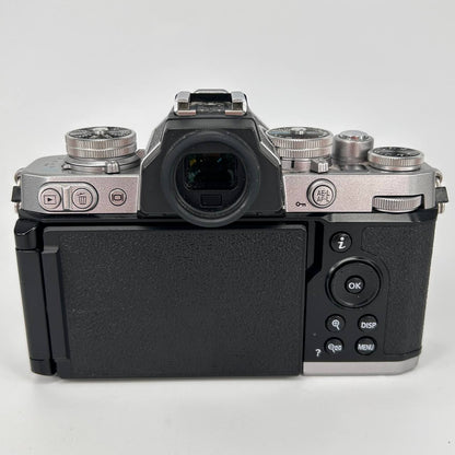 Nikon Z fc + Nikkor Z DX 16-50mm f/3.5-6.3 VR Silver Kit