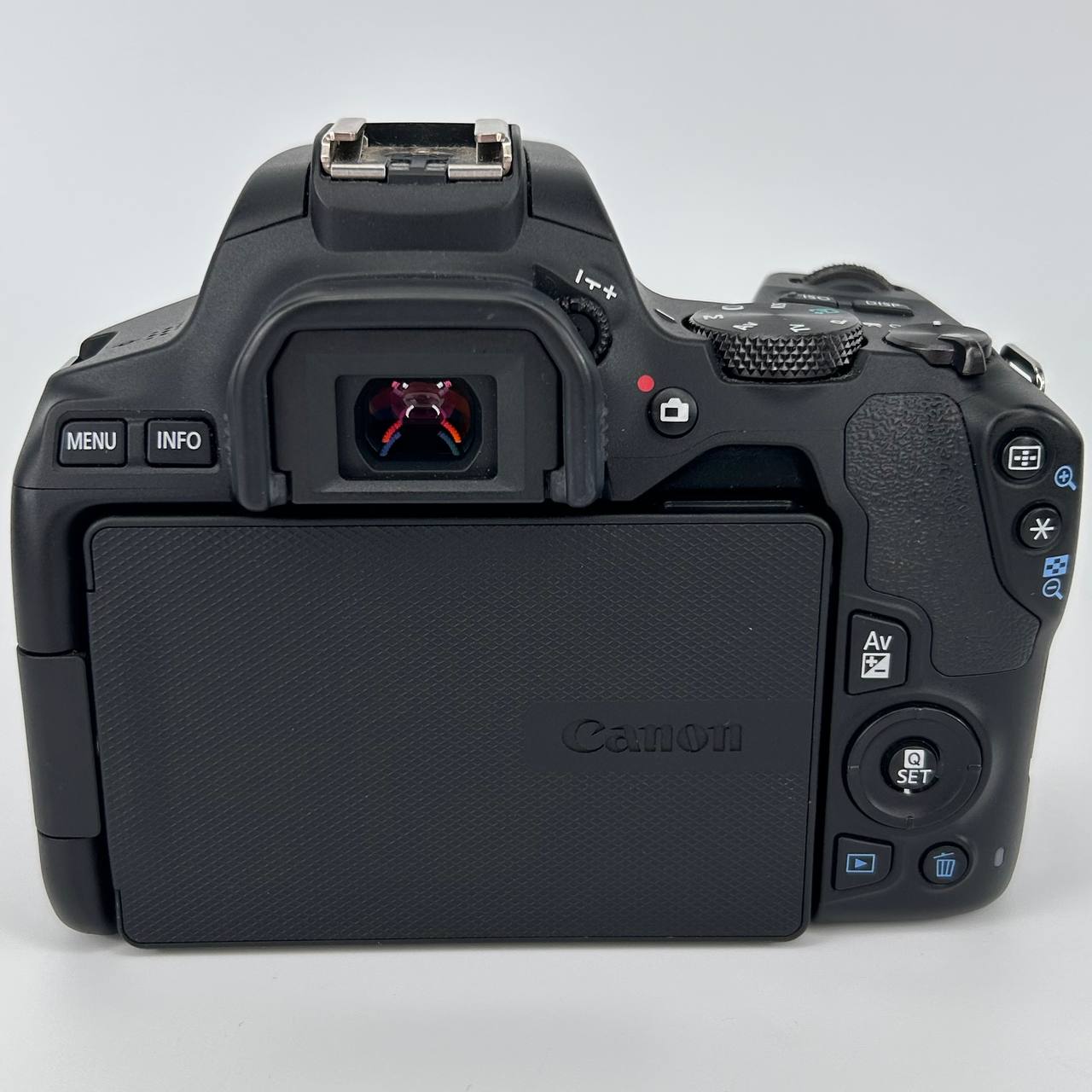 Canon EOS 250D