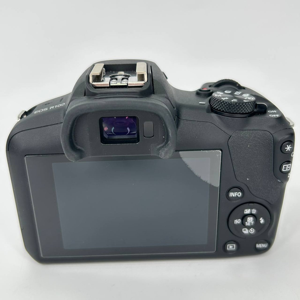 Canon EOS R100 + RF-S 18-45mm f/4.5-6.3 IS STM