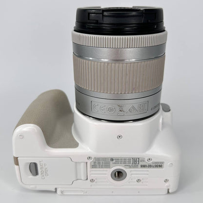 Canon EOS 200D + EF-S 18-55mm f/4-5.6 IS STM Lens Kit