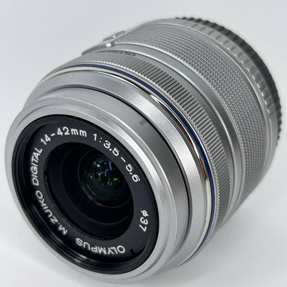 Olympus PEN E-PL8 + Digital ED 14-42mm f/3.5-5.6 Kit