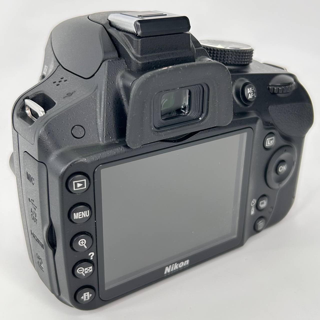 Nikon D3200 Kit + AF-S DX 18-55 VR II