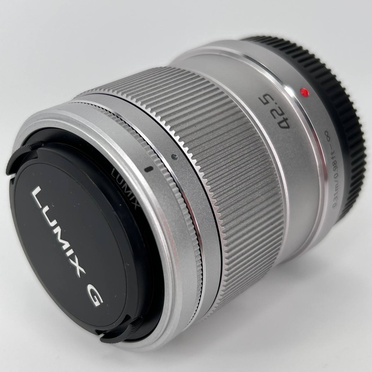 Panasonic Lumix G 42.5mm f/1.7 ASPH Power O.I.S.