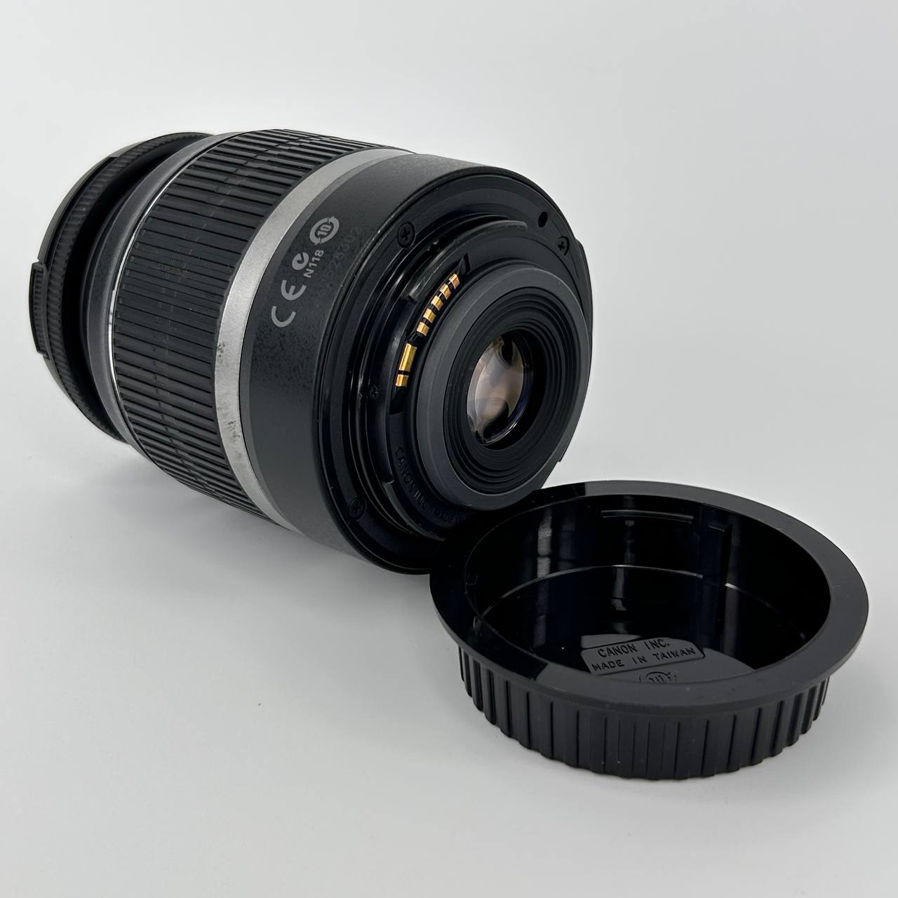 Canon EF-S 18-55mm f/3.5-5.6 IS