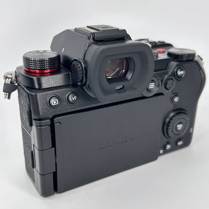 Panasonic Lumix DC-S5D