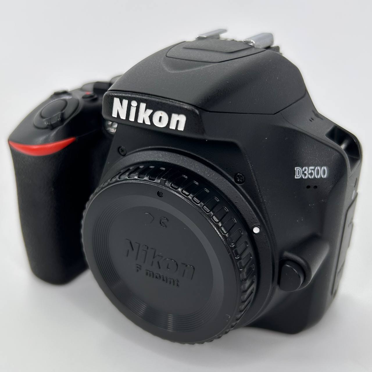 Nikon D3500 + 18-55mm f/3.5-5.6G VR Kit